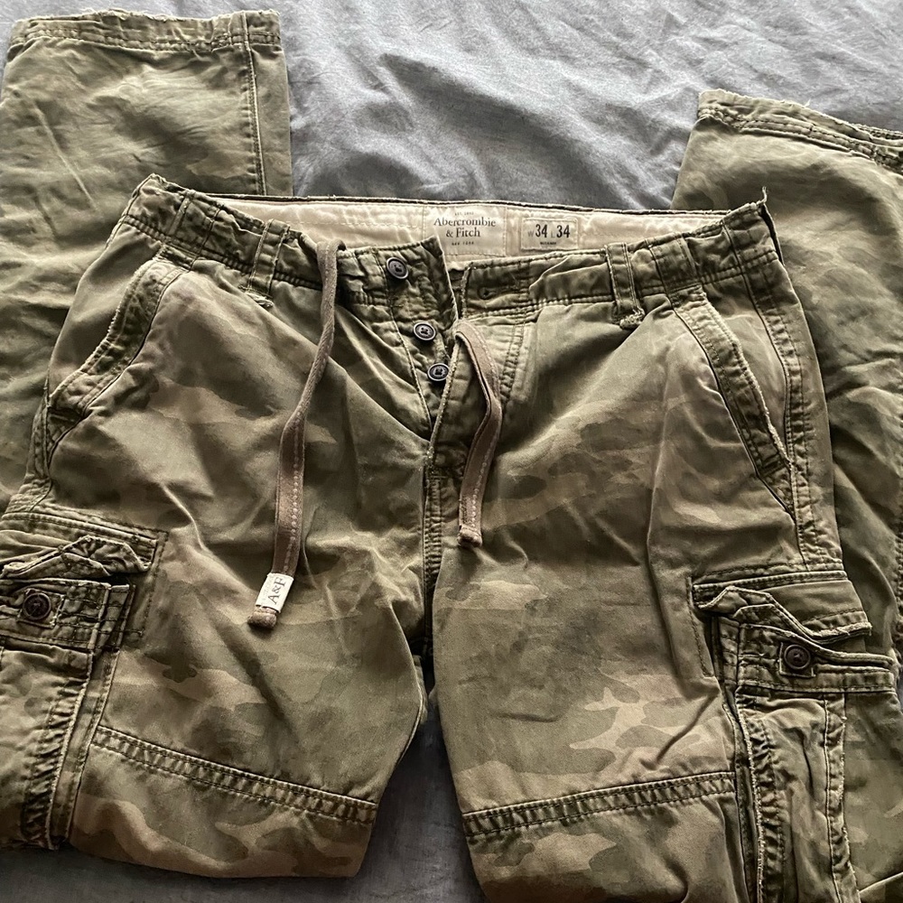 Abercrombie & Fitch Camo Cargos!!